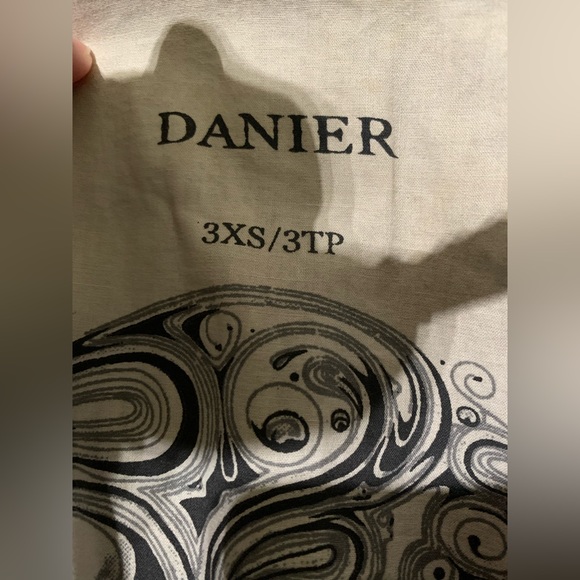 Danier leather jacket - Picture 5 of 6